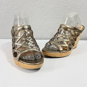 Sofft Womens Wedge Slides Gold Sz 11 M